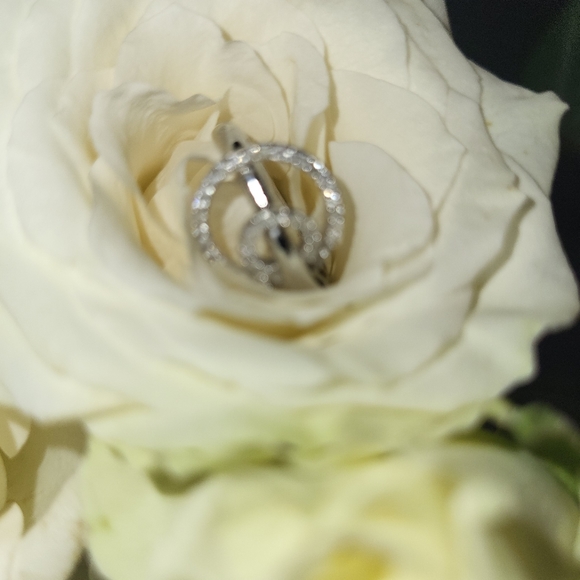 BRAND NEW With TAGS 14 Karet Gold & Diamond Circular Ring - Picture 6 of 7